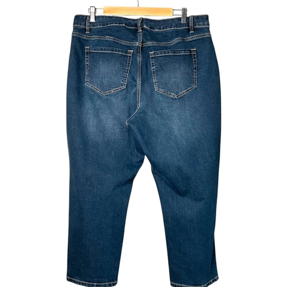 LANE BRYANT Cotton Blend Stretch Mid-Rise Boyfriend Capri Flex Magic Waistband - Picture 4 of 11